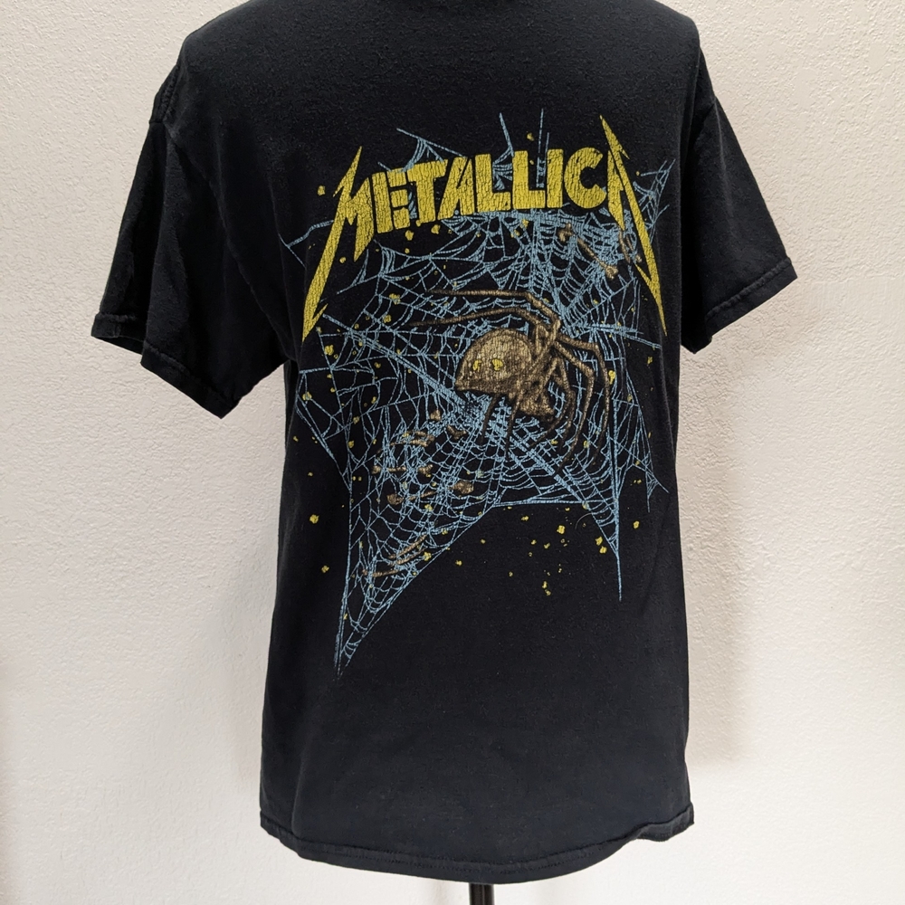 Metallica Crew Neck Short Sleeve Black Graphic Tee with Spider Design Mens M